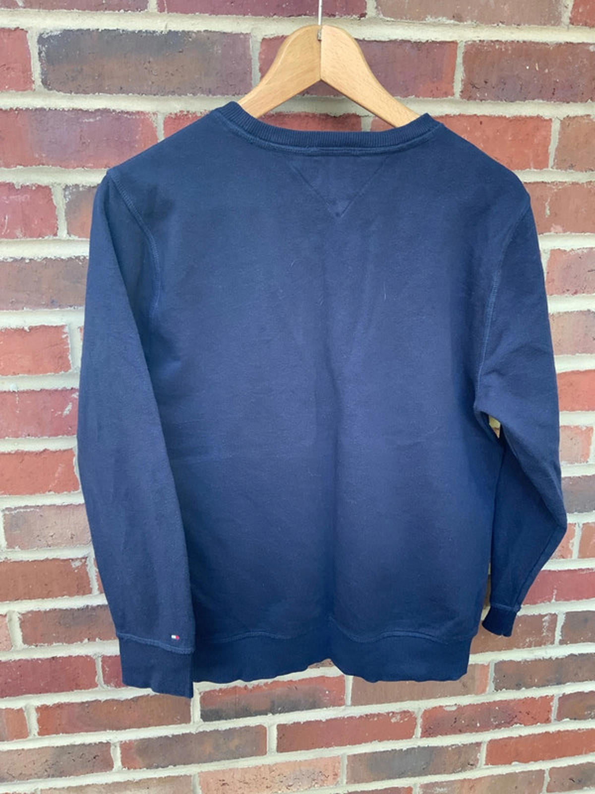 Tommy Hilfiger sweatshirt large jnr 16/18