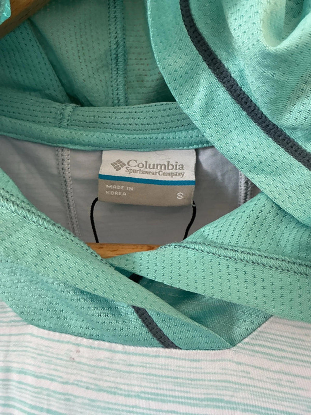 Columbia hooded vest small