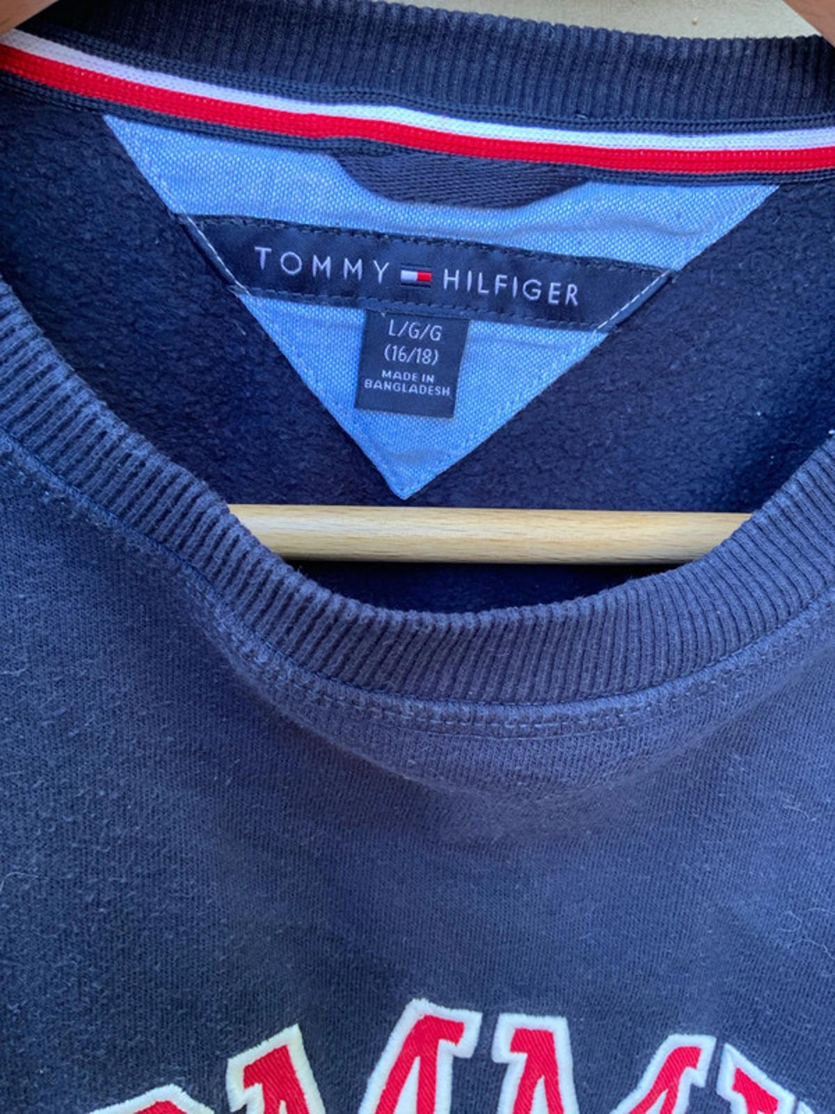 Tommy Hilfiger sweatshirt large jnr 16/18