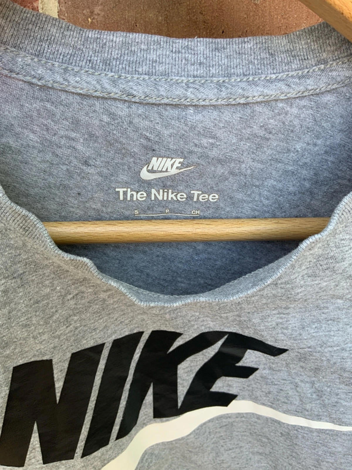 Nike T-shirt small