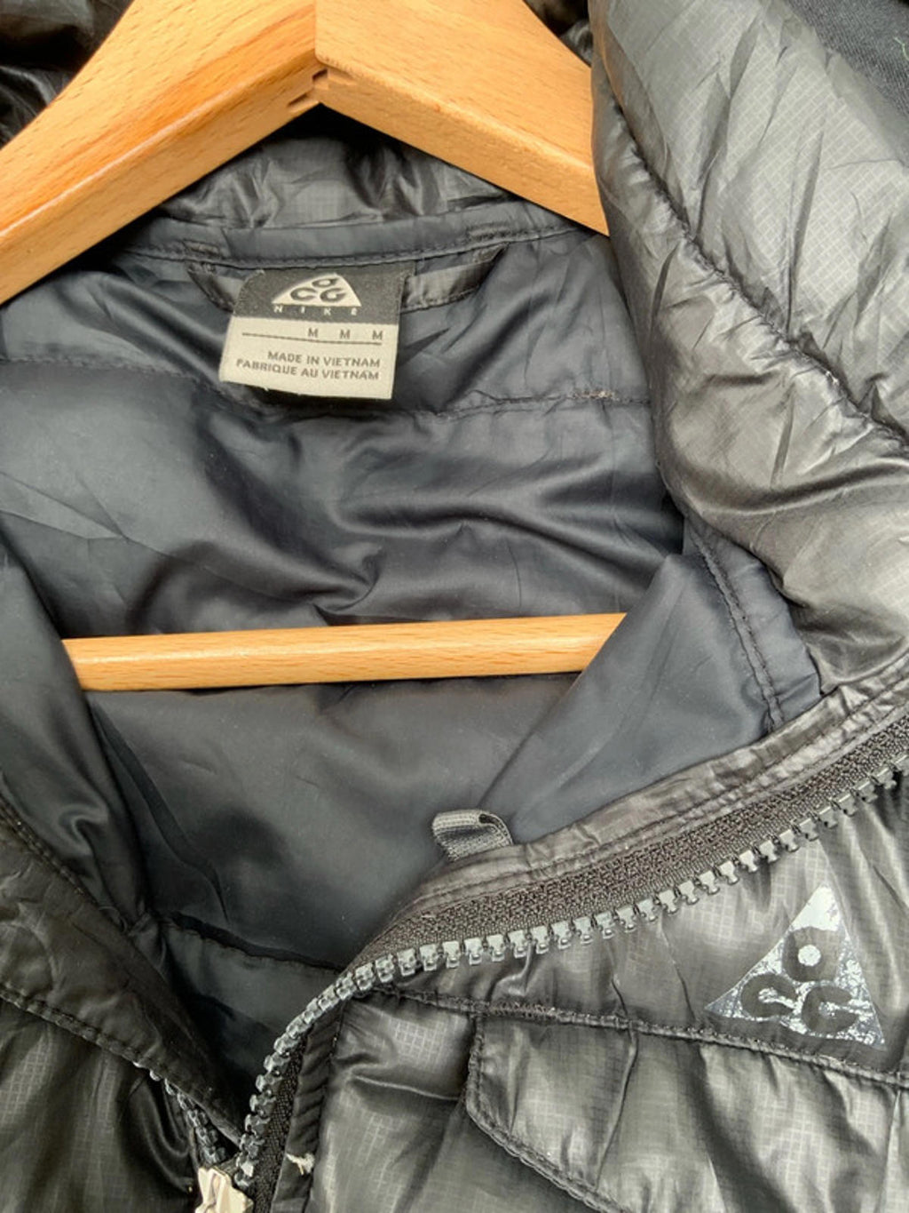 Nike ACG Men's Black Puffer Jacket Size Regular M Warm Lightweight