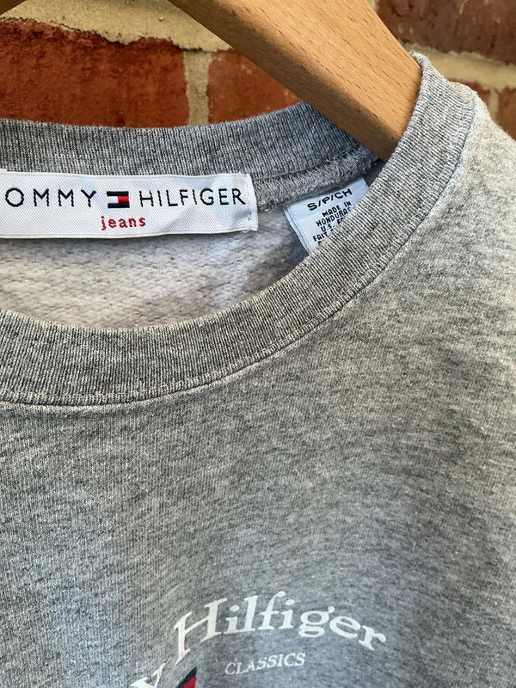 Tommy Hilfiger sweatshirt small