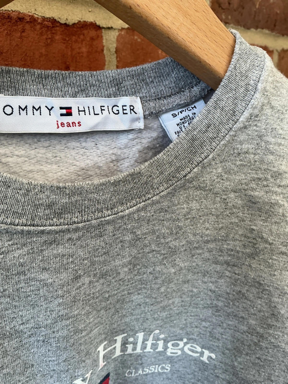 Tommy Hilfiger sweatshirt small