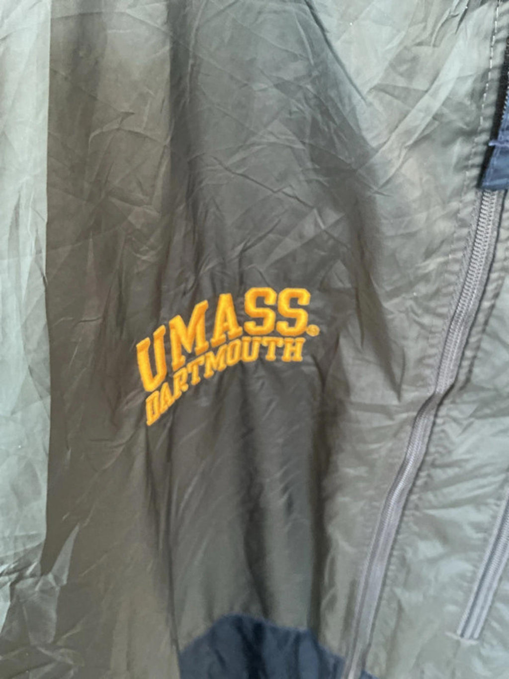 Columbia Sportswear Company UMass Dartmouth Navy Windbreaker Jacket Size L