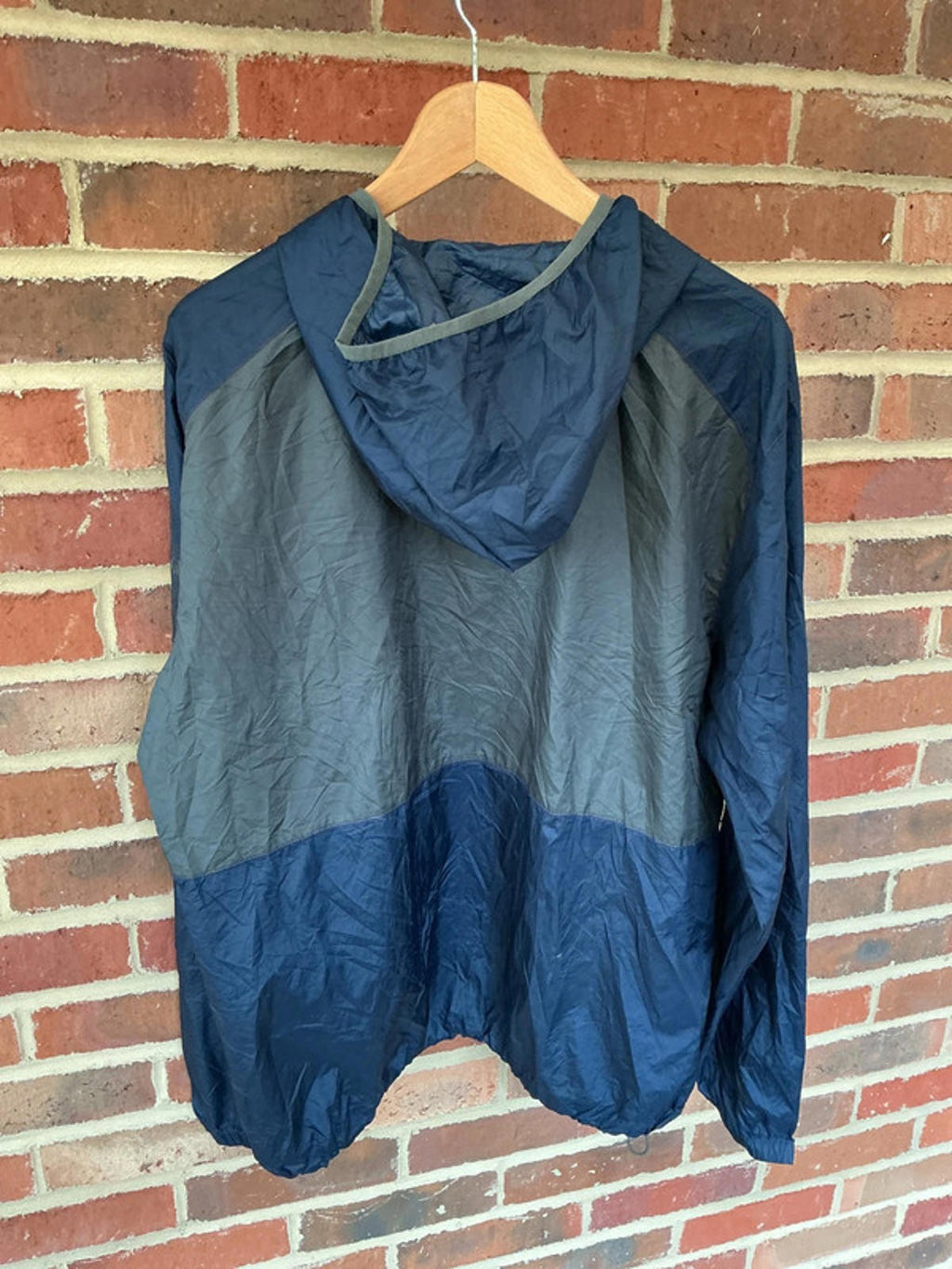 Columbia Sportswear Company UMass Dartmouth Navy Windbreaker Jacket Size L