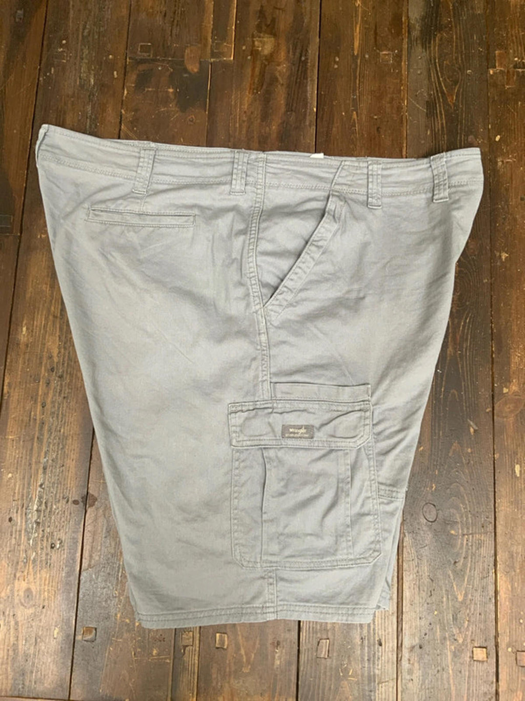 Wrangler cargo shorts 44 waist