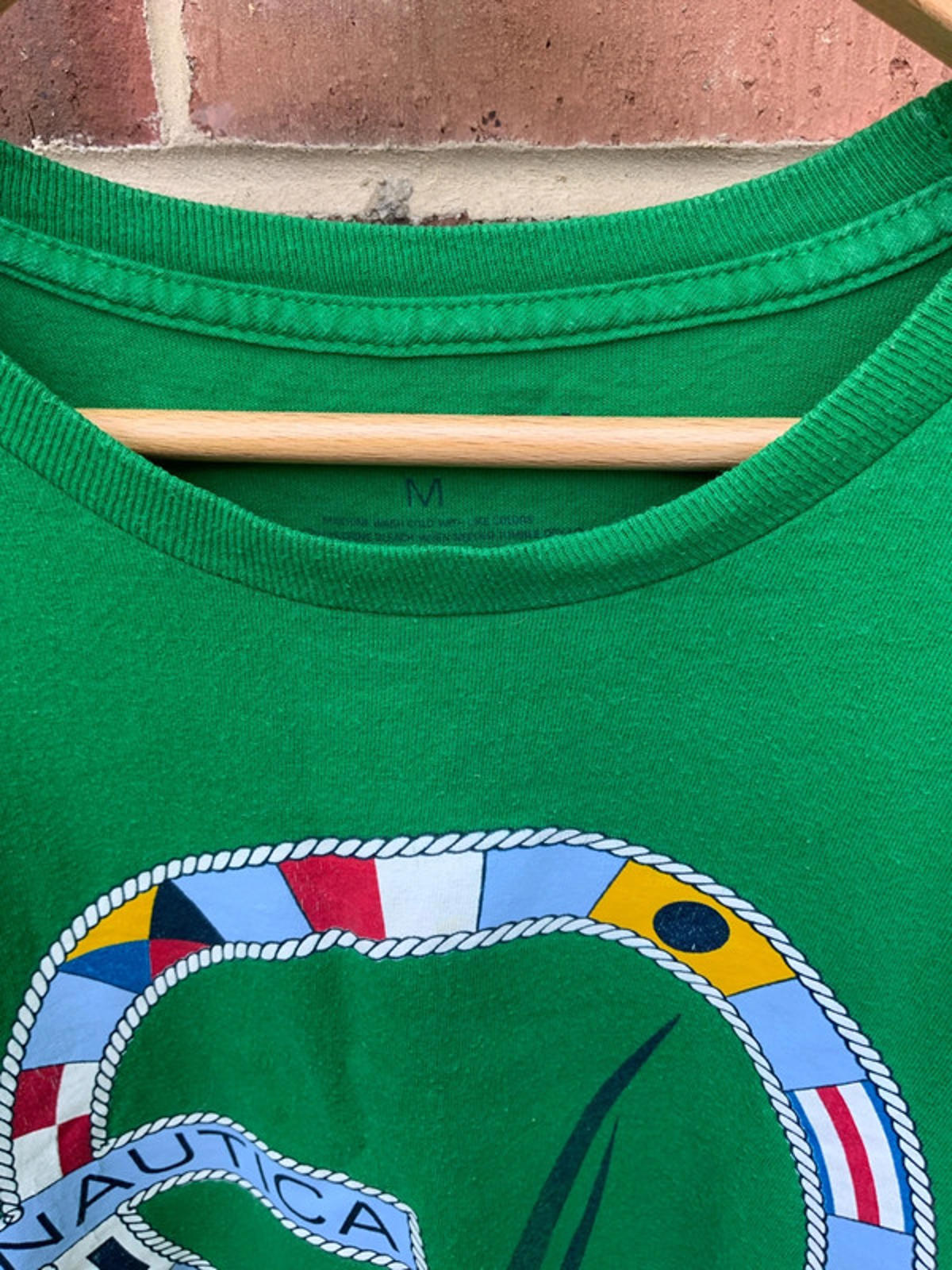 Nautica tshirt medium