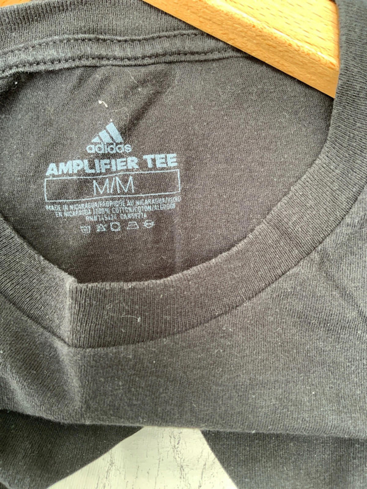 Adidas amplifier T-shirt medium