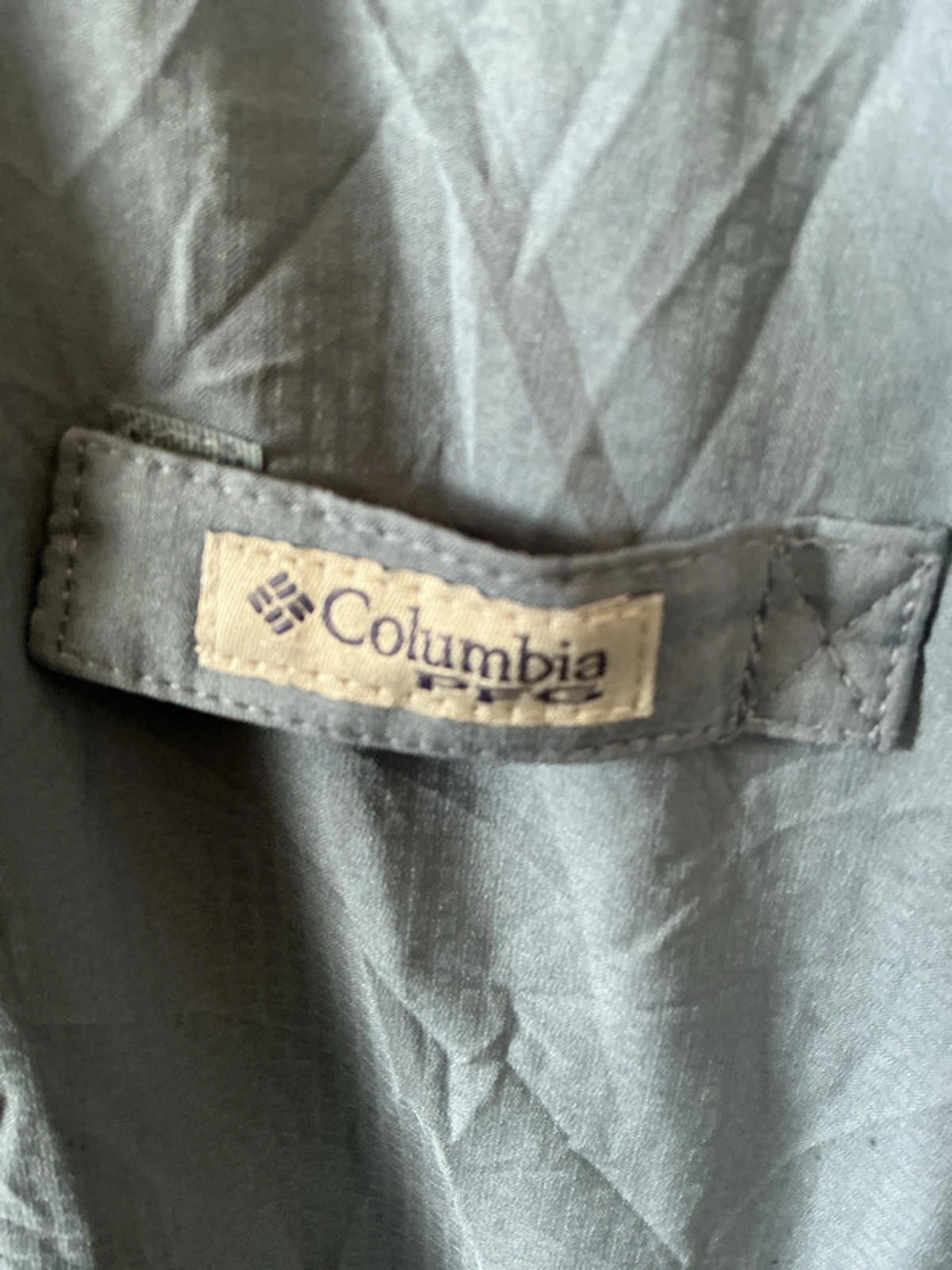 Columbia Men's Button Up Shirt Vented Back Zipped Pocket XL Light Blue Very Good