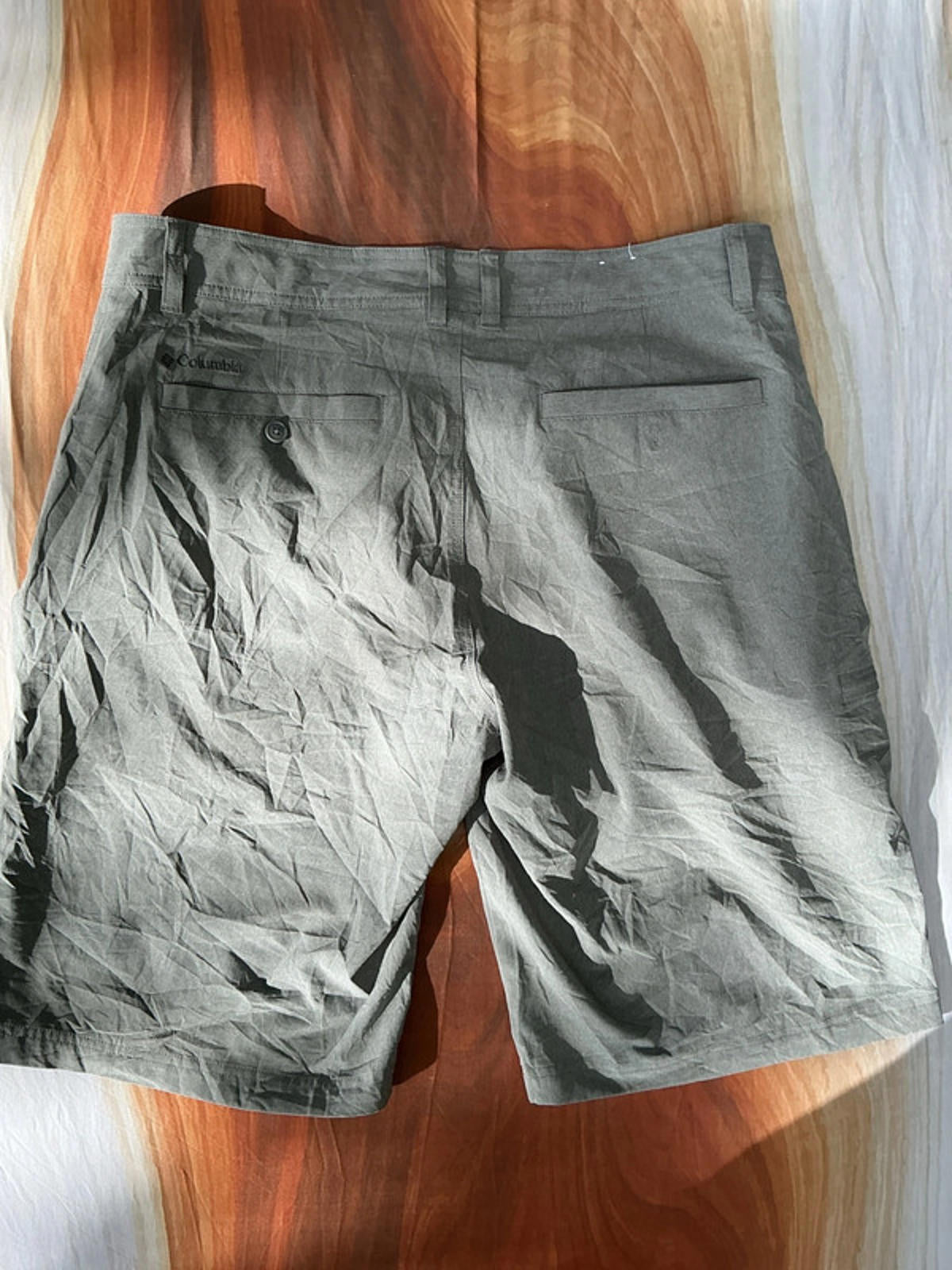 Columbia Men's Cargo Shorts Omni Shield Tech 12 inch Leg Gray Khaki Very Good