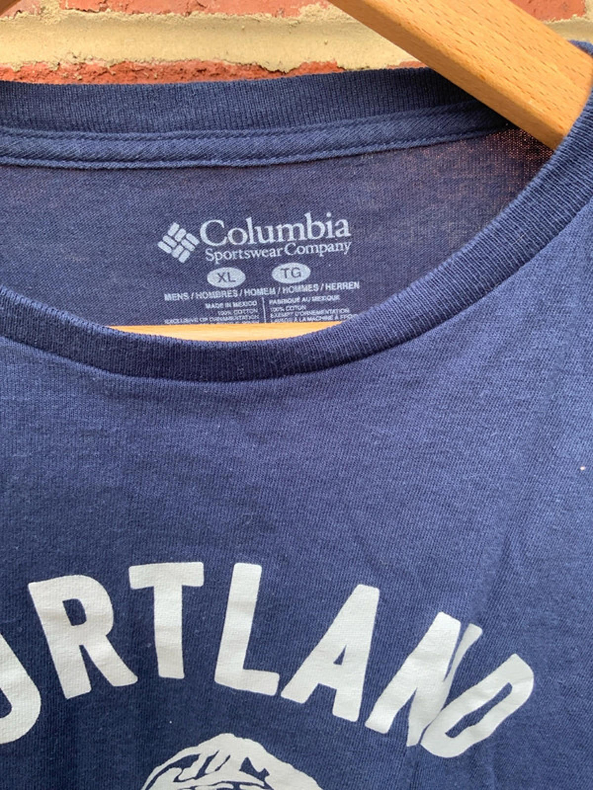 Columbia Sportswear Co. Men's XL Navy Blue Long Sleeve T-Shirt Portland