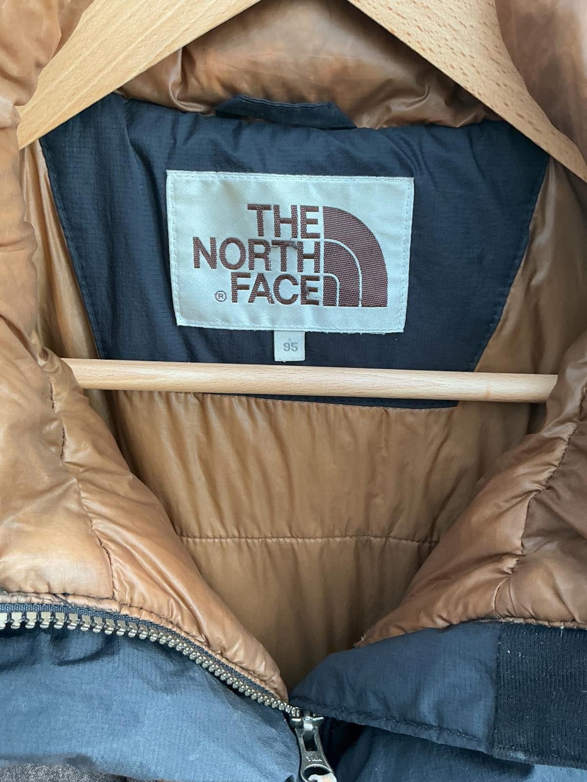 The North Face Men's Puffer Jacket Hooded Insulated Size M Grey Brown Very Good