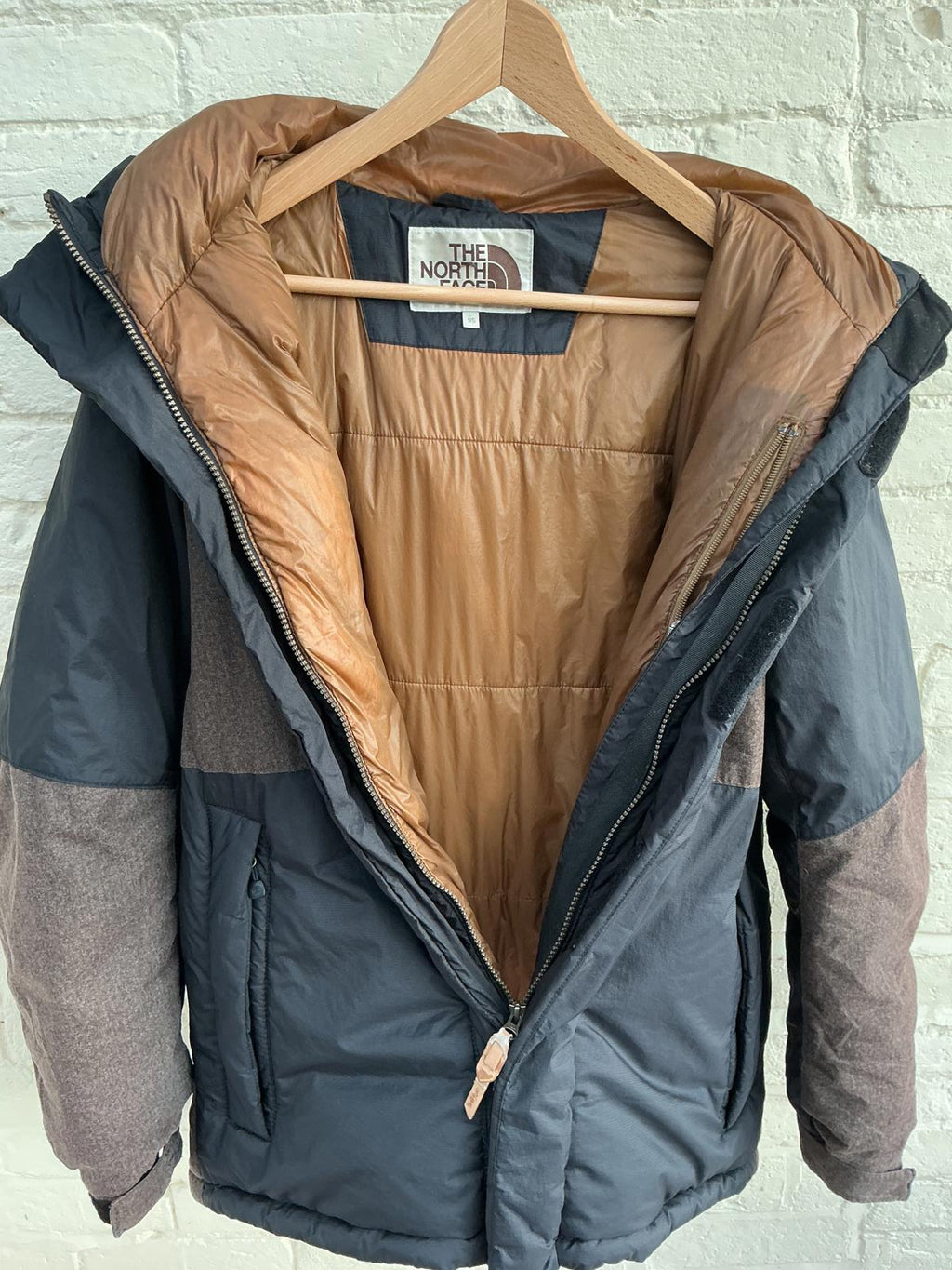 The North Face Men's Puffer Jacket with Hood