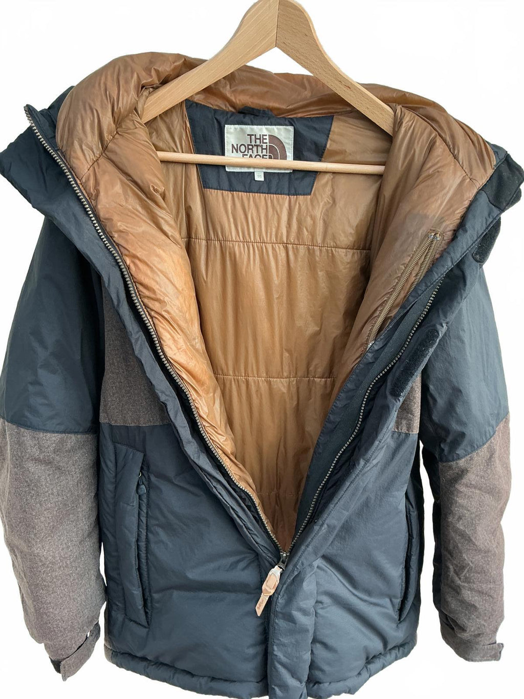 The North Face Men's Puffer Jacket Hooded Insulated Size M Grey Brown Very Good