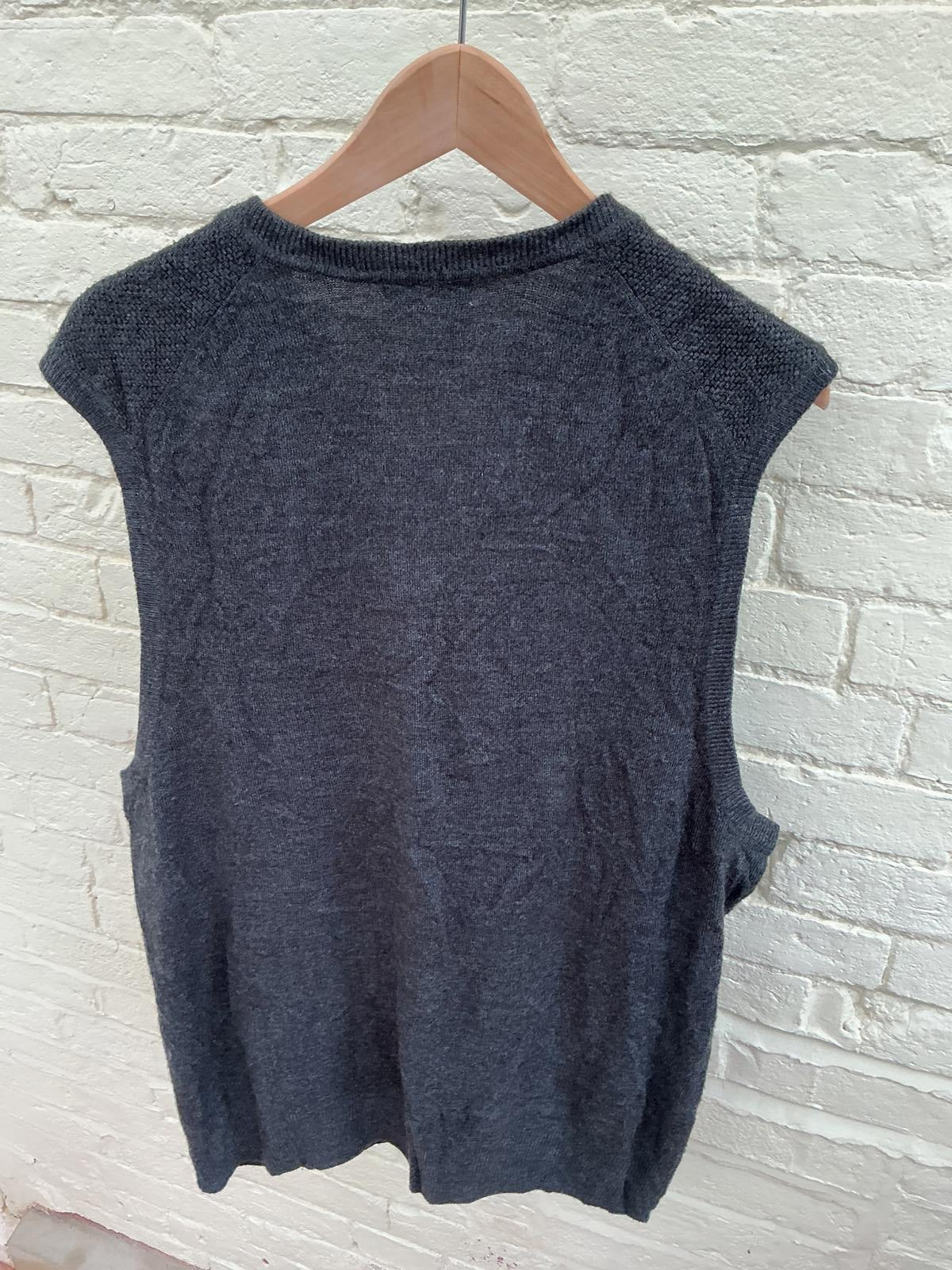 Dockers Men's V-Neck Sleeveless Sweater Vest Charcoal Grey XL/XXL