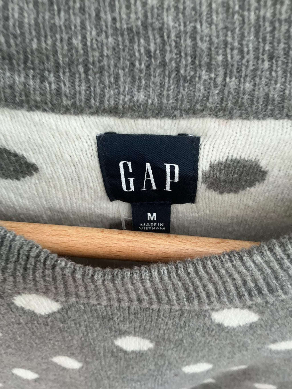 GAP Grey and White Polka Dot Women's Sweater Medium