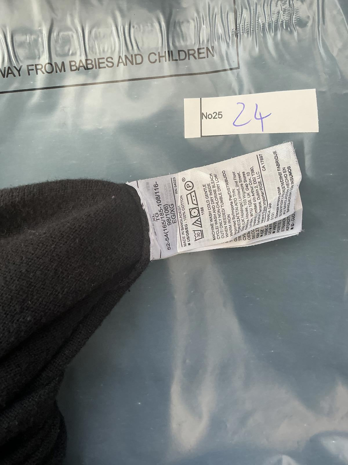 GAP Men's Black V-Neck Sweater XL