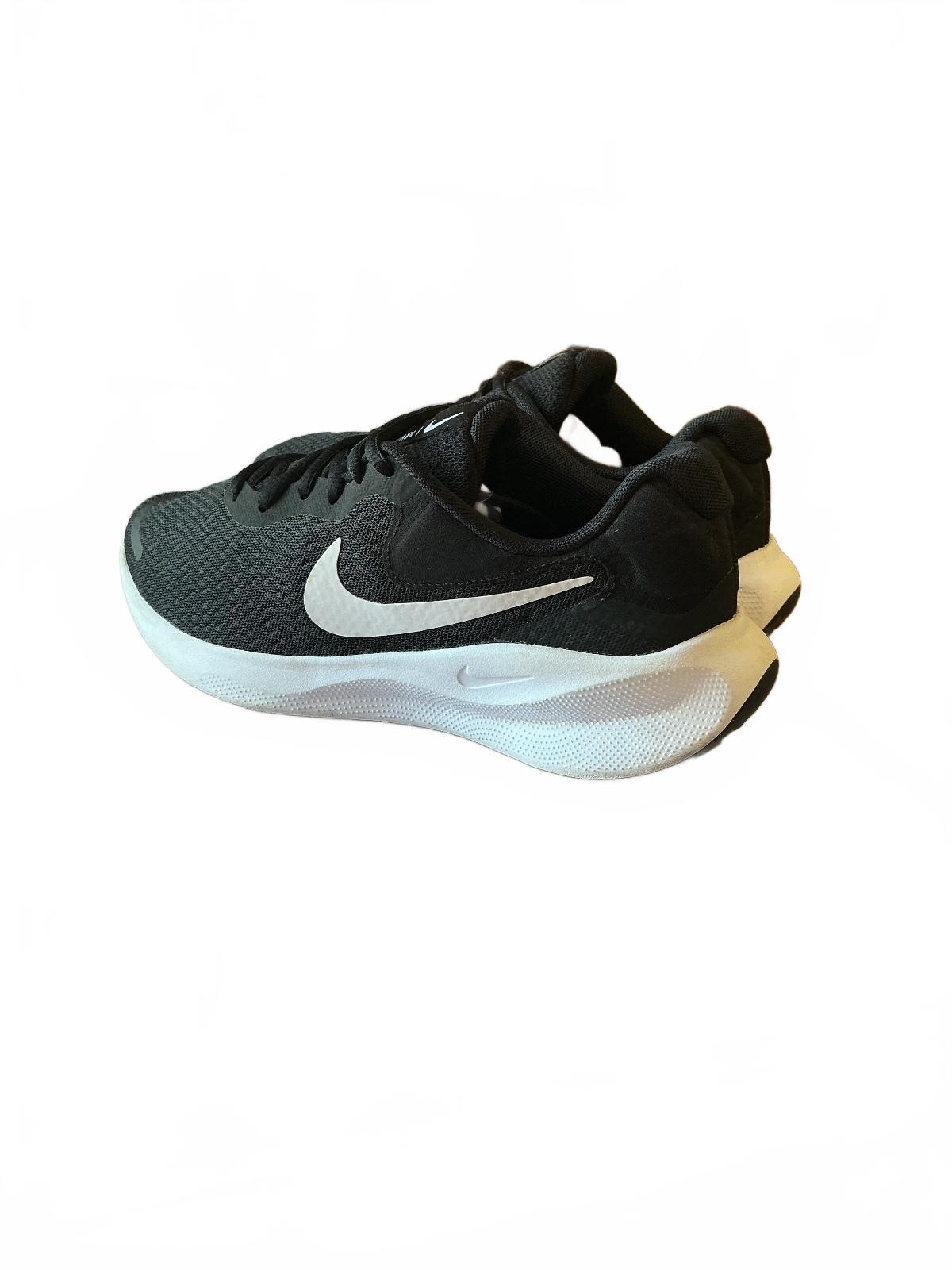Nike Revolution black white running shoes size 4.5