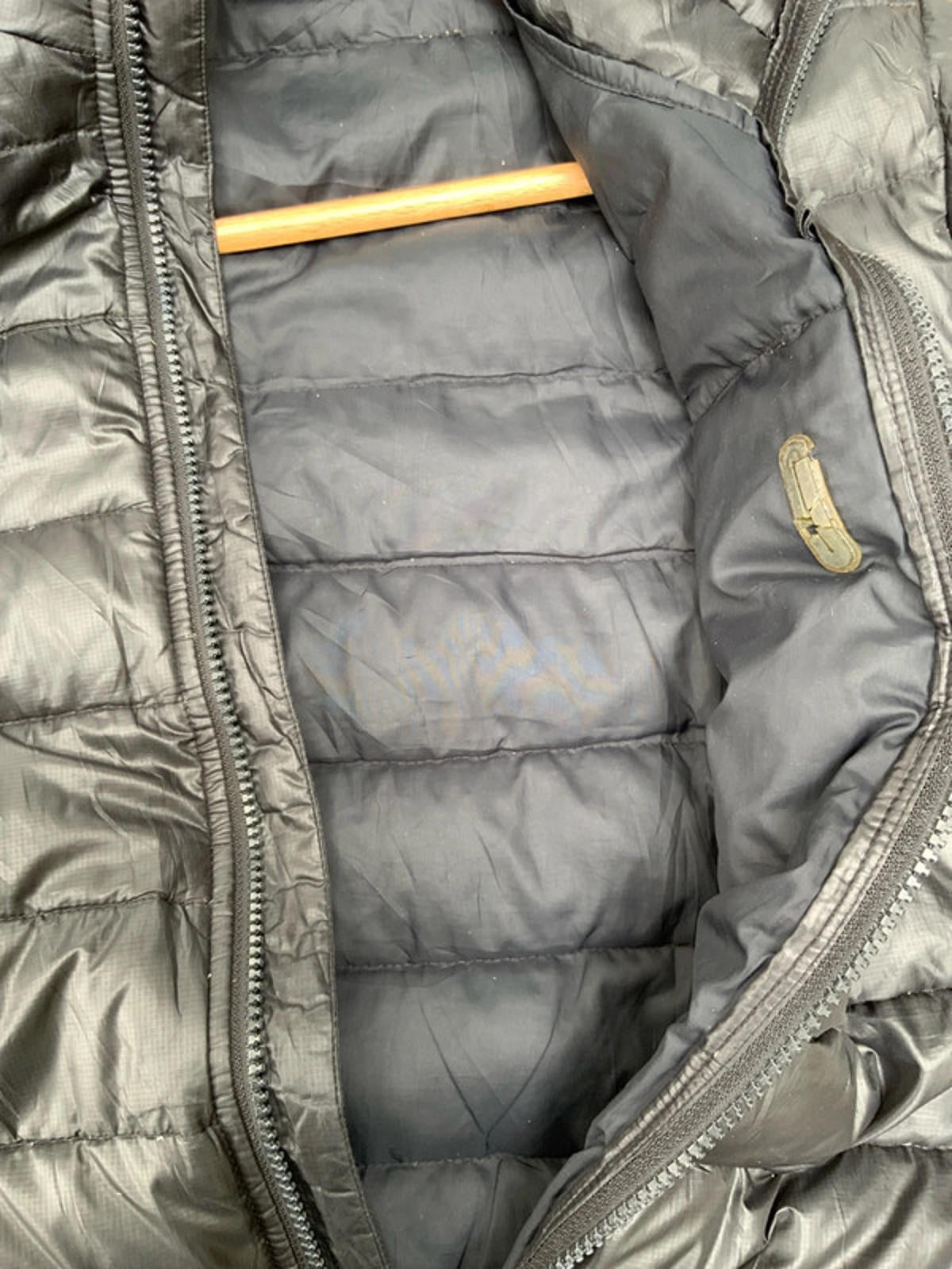 Nike ACG Men's Black Puffer Jacket Size Regular M Warm Lightweight