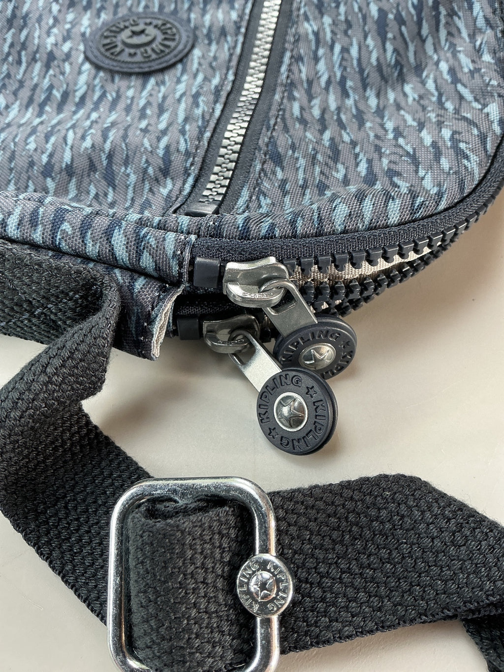 Kipling Keefe Women's Crossbody Bag MidnightThreads New Stylish Compact