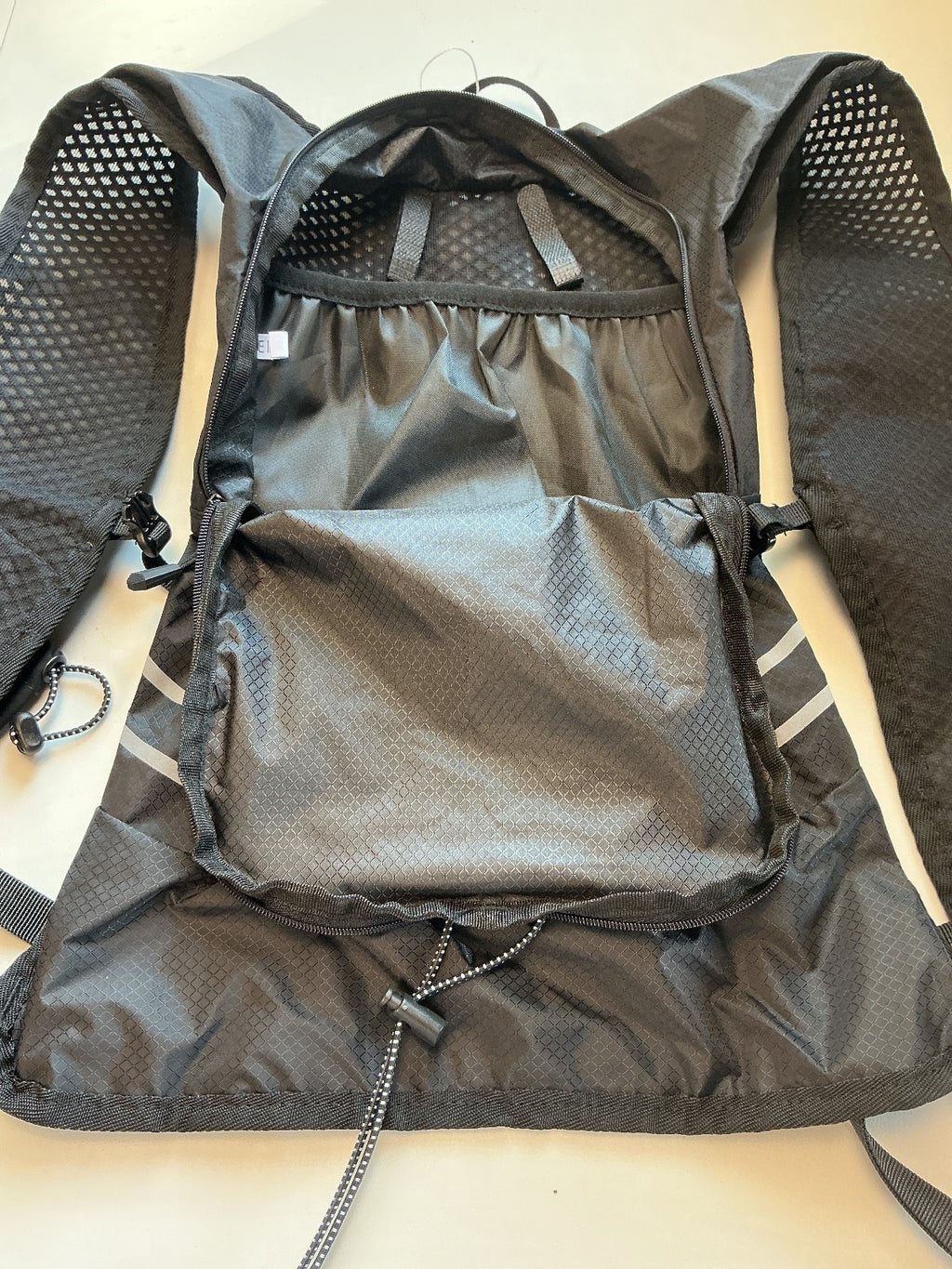 *NEW* Meayll Black Hydration Vest Backpack Running Hiking Size One Size