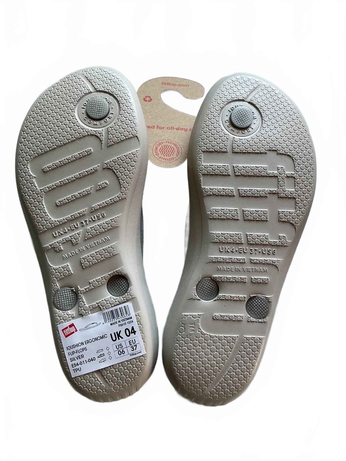 FitFlop Iqushion Ergonomic Flip-Flops Silver UK 4 EU 37 Comfortable Sandals