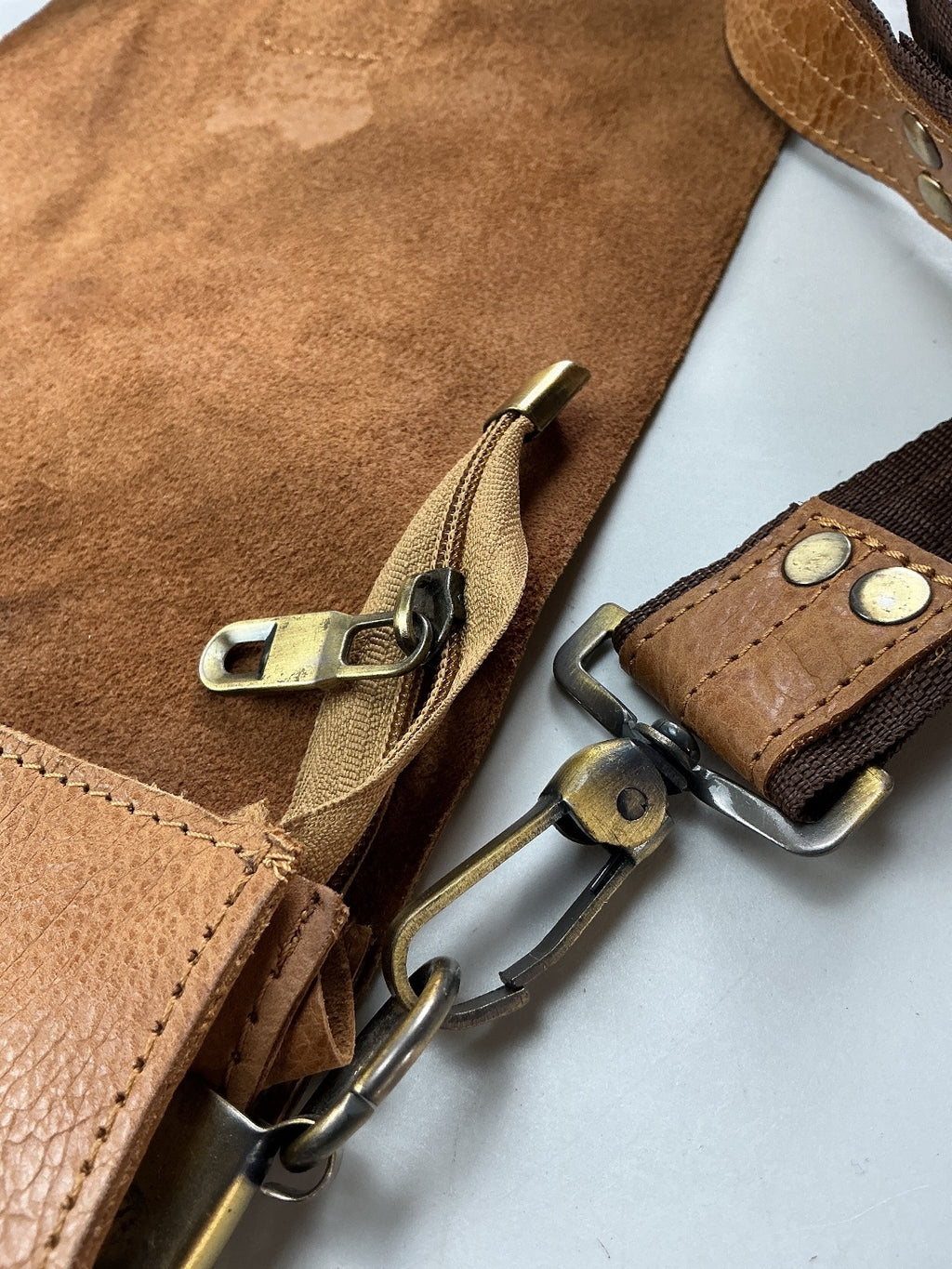 Oxford Chariot Unisex Luxury Bespoke Leather Crossbody Bag Brown