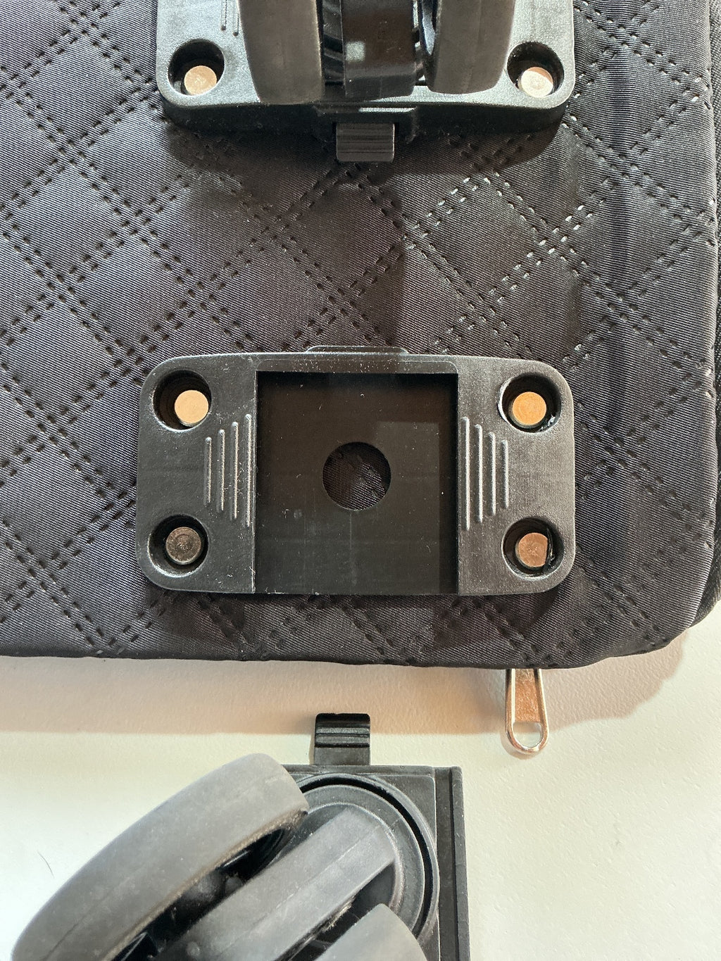 Fashion Bag Black Quilted Expandable Travel Tote Bag with Wheels - Large