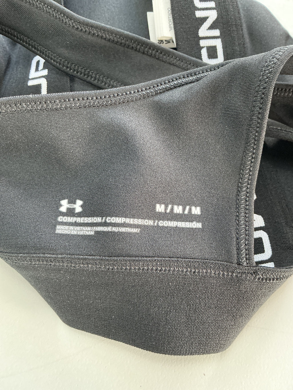 Under Armour Sports Bra Women M Black Compression Support