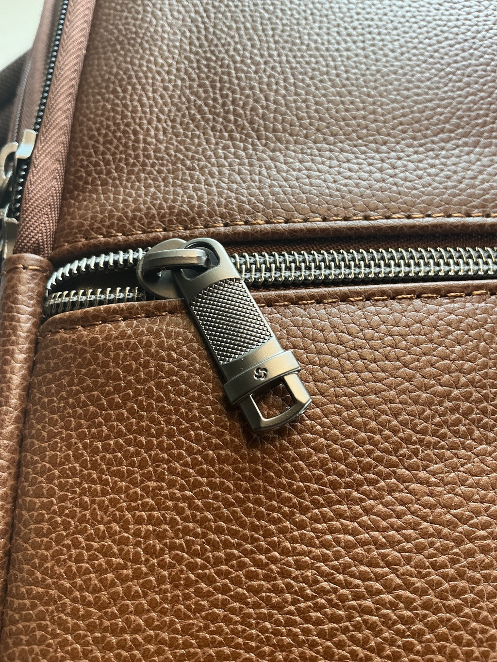 Samsonite Classic Leather Slim Backpack Fits Laptops Up to 14.1"