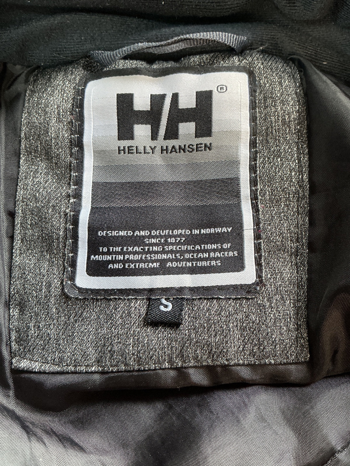 Helly Hansen Hellytech Men's S Charcoal Hooded Waterproof Insulated Winter Coat