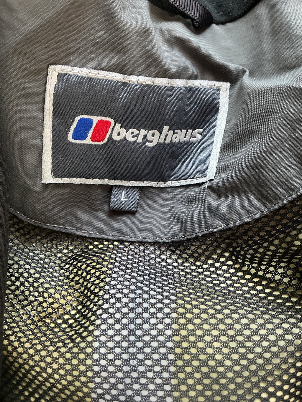 Berghaus Gore-Tex Waterproof Jacket Men's Large Green Hooded Outdoor Coat