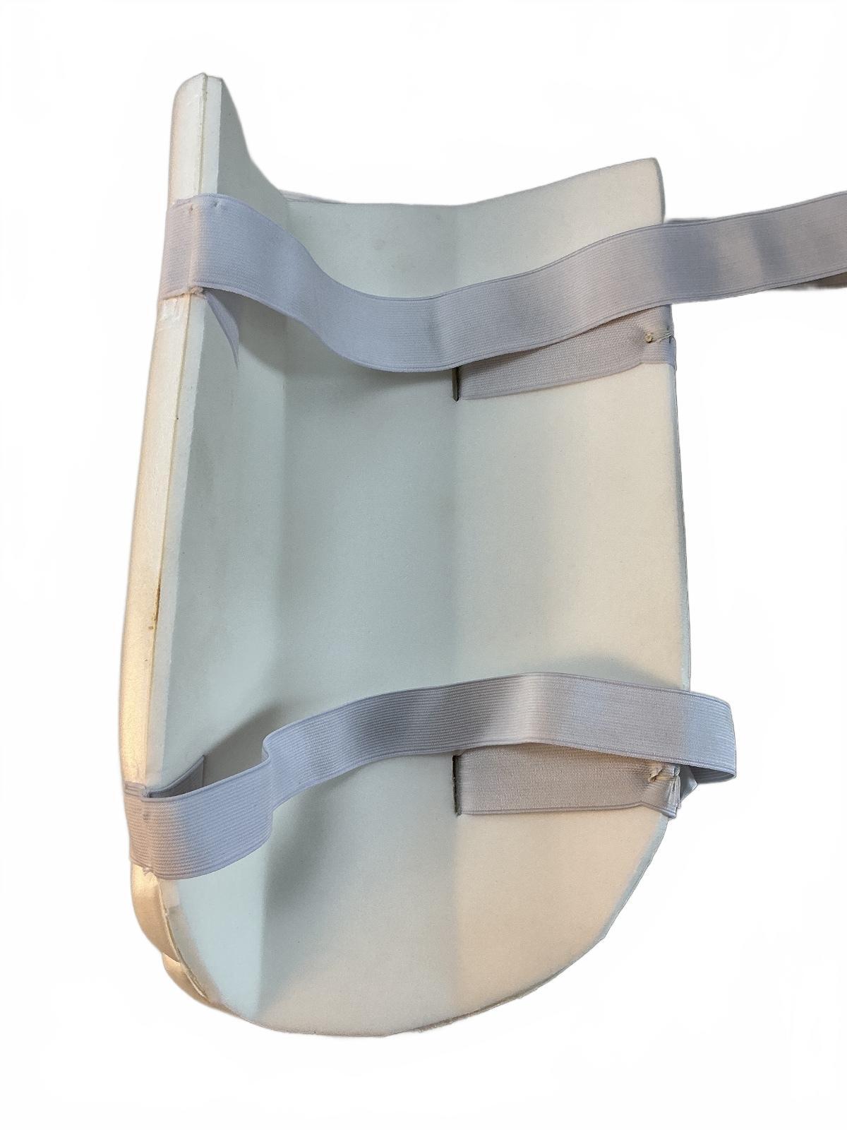 Gunn & Moore GM 909 Adult Thigh Pad Cricket Protection