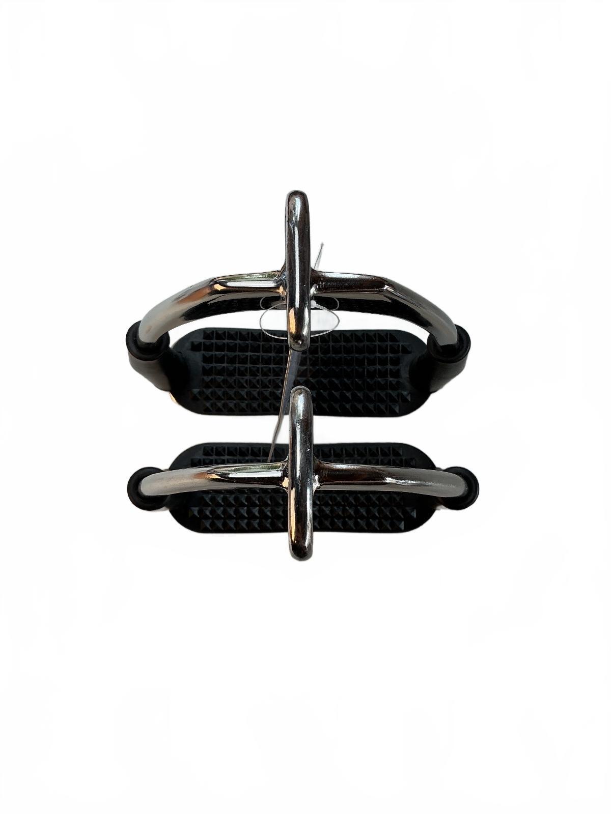 Amidale Offset Flex Riding Stirrups Size 4.75 Inches