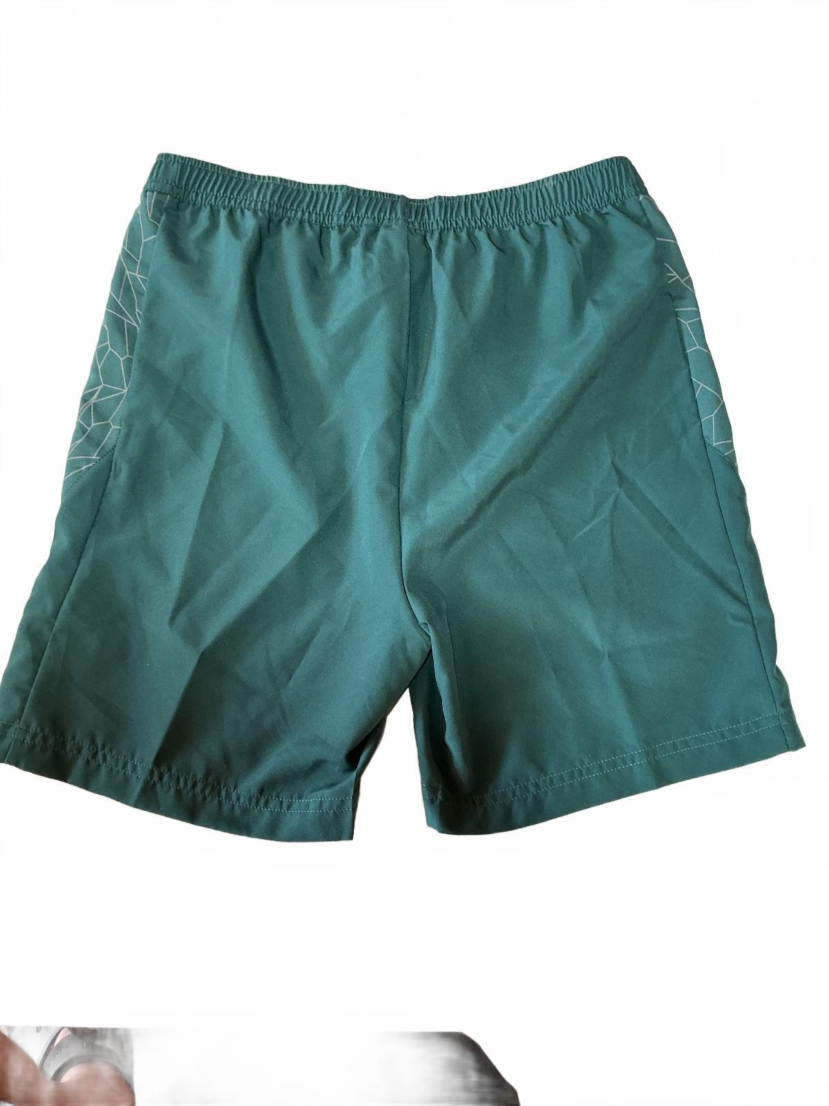 *NEW* Berghaus Boys Green Activewear Shorts Size 11-12 Years