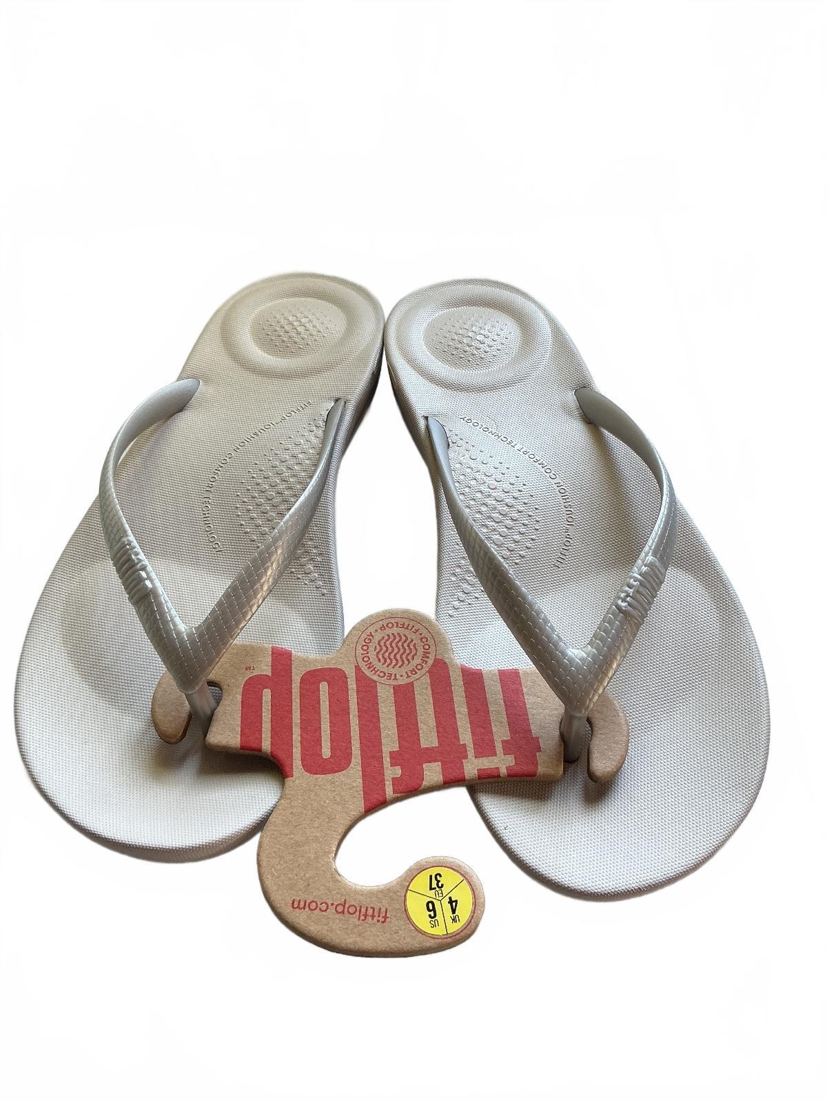 FitFlop Iqushion Ergonomic Flip-Flops Silver UK 4 EU 37 Comfortable Sandals