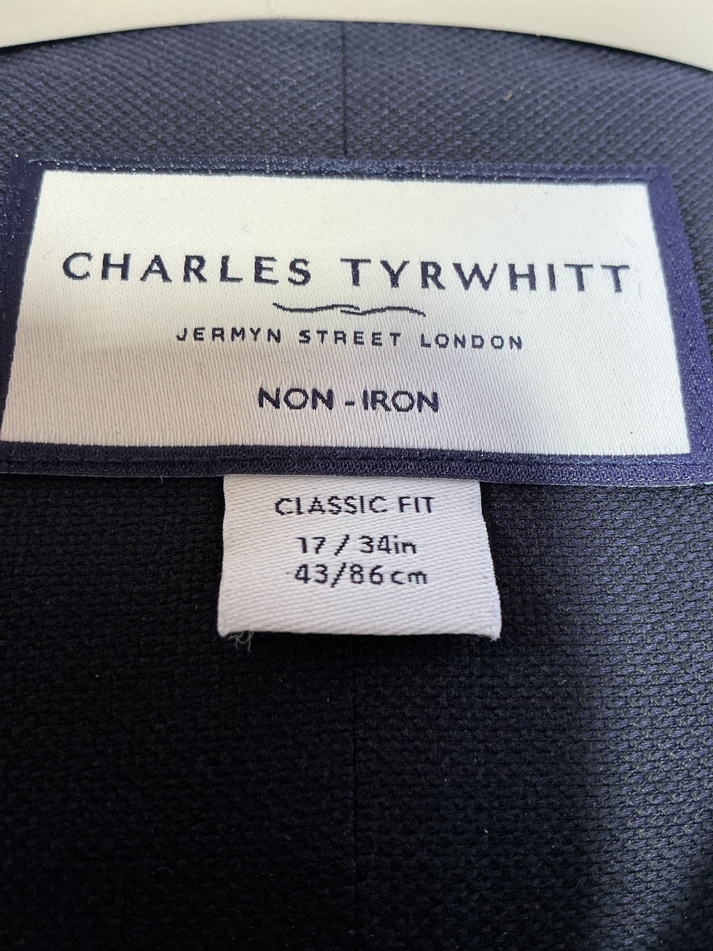 *NEW* Charles Tyrwhitt Navy Blue Non-Iron Classic Fit Shirt Size 17/34