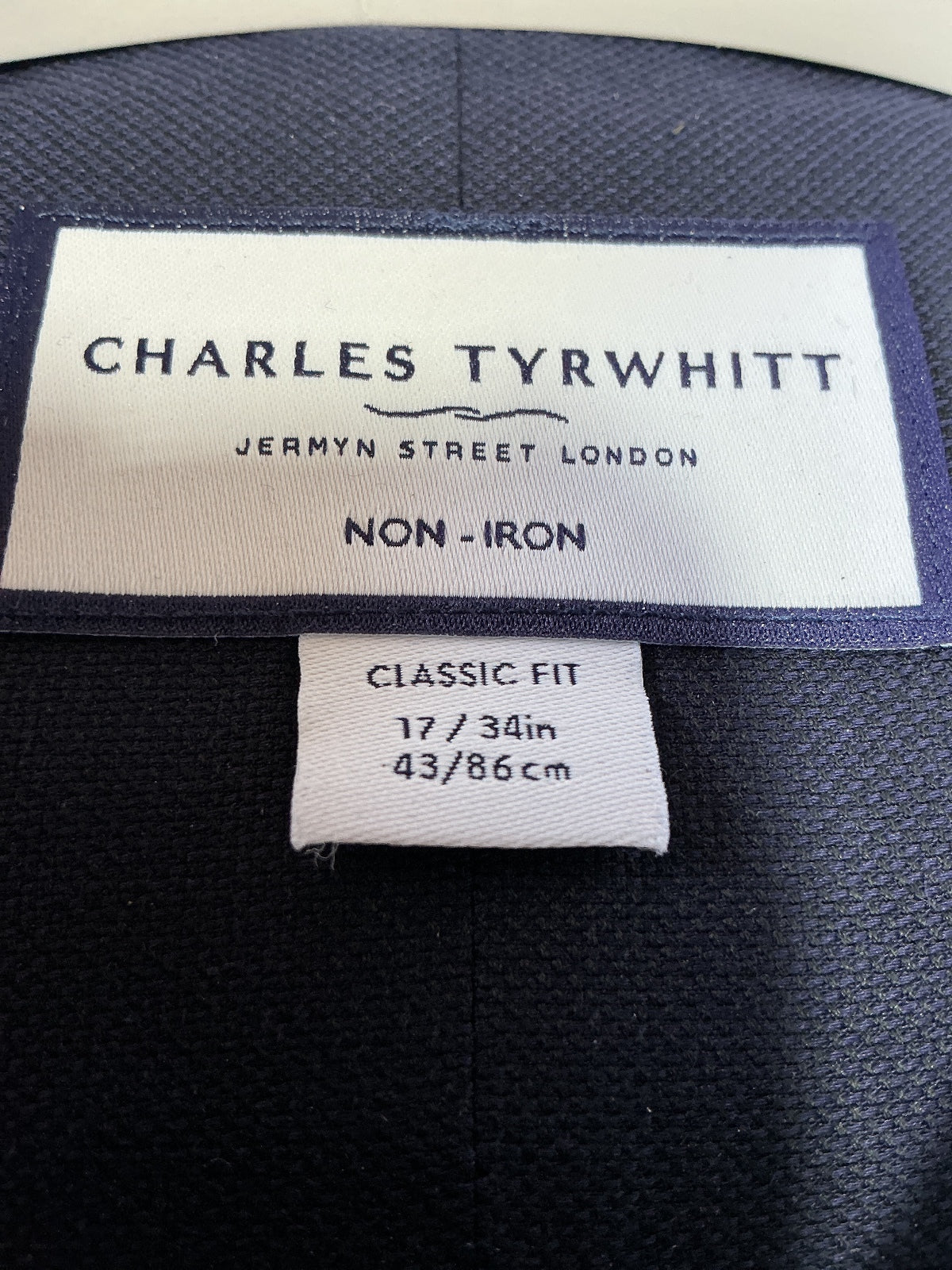 *NEW* Charles Tyrwhitt Navy Blue Non-Iron Classic Fit Shirt Size 17/34