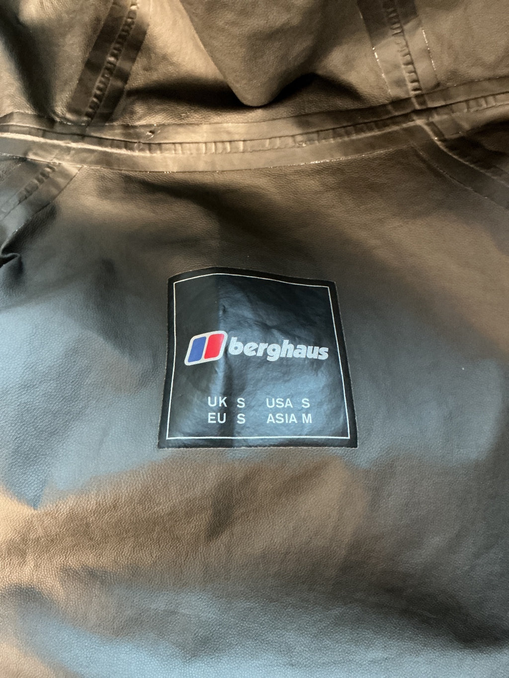 Berghaus Men's Small Black Gore-Tex Waterproof Hooded Jacket