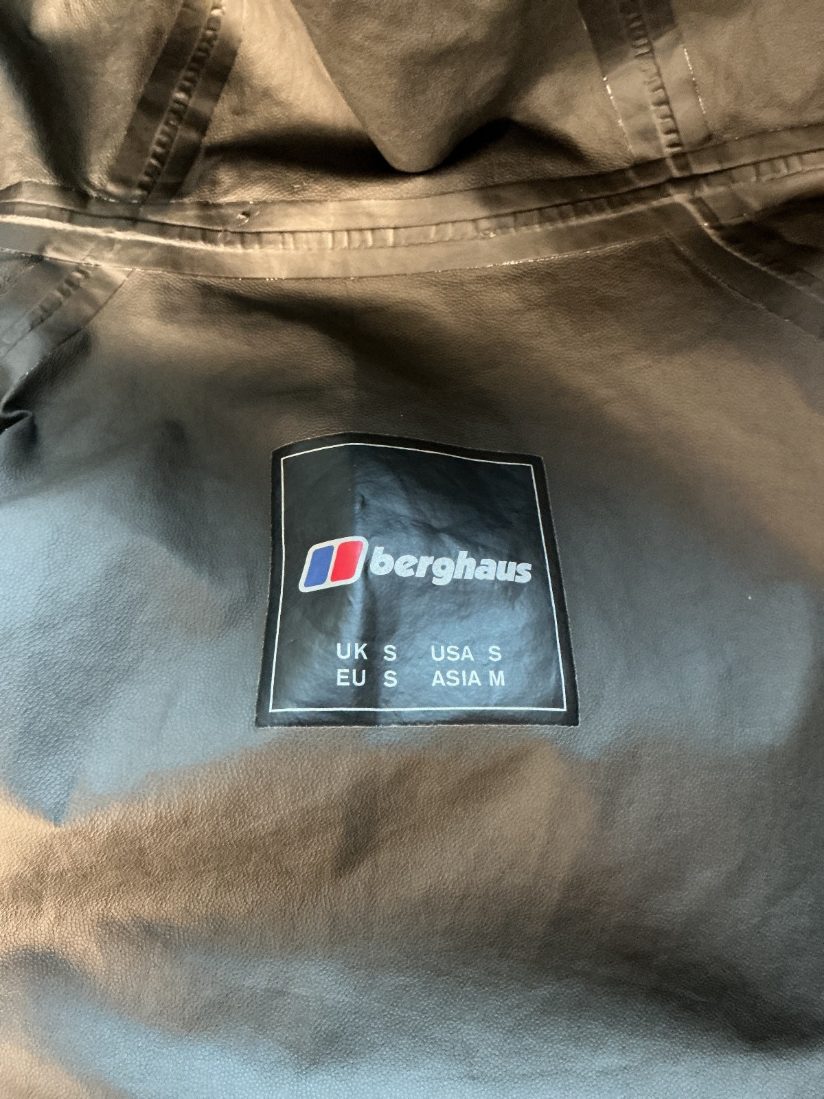 Berghaus Men's Small Black Gore-Tex Waterproof Hooded Jacket