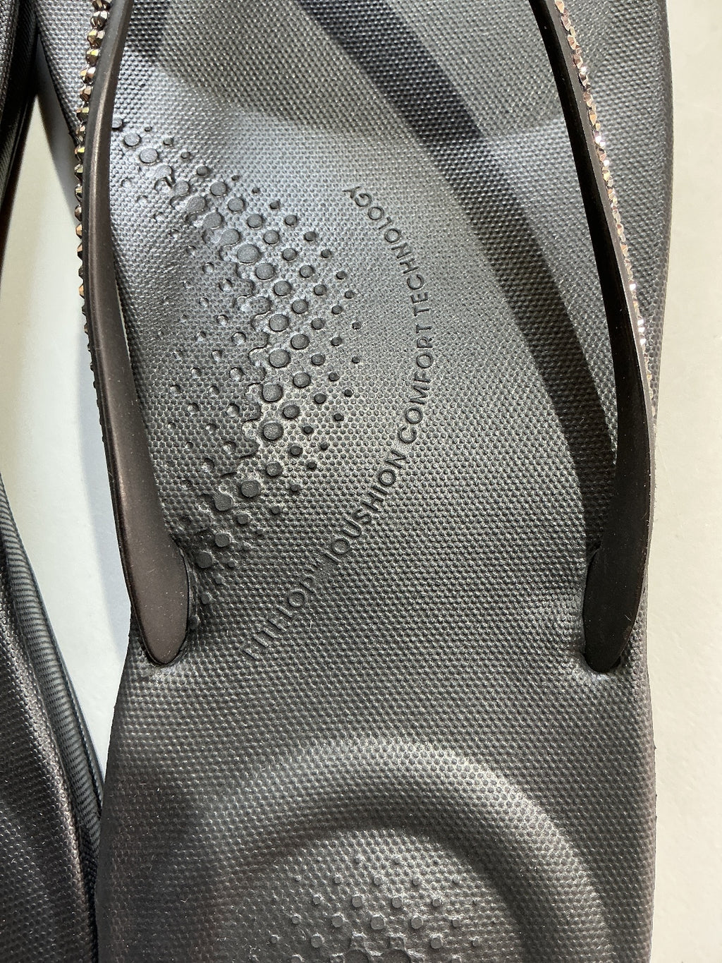 FitFlop Iqushion Sparkle Black Flip Flops UK 7 Comfortable Sandals