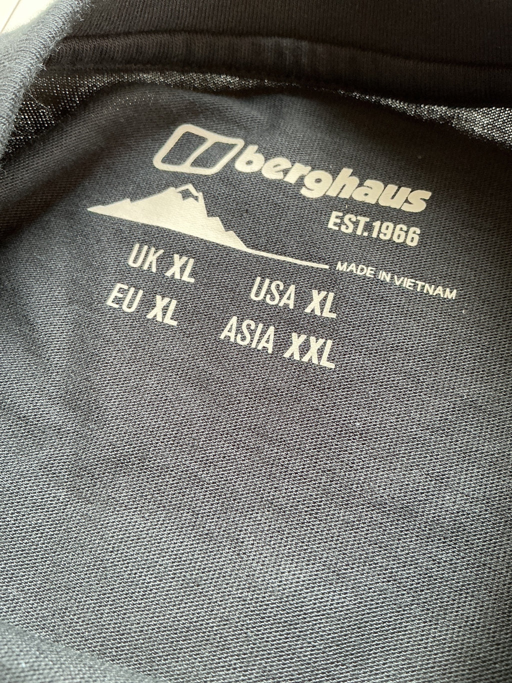 Berghaus Black Mini Silhouette T-Shirt Size XL Casual Outdoor Tee