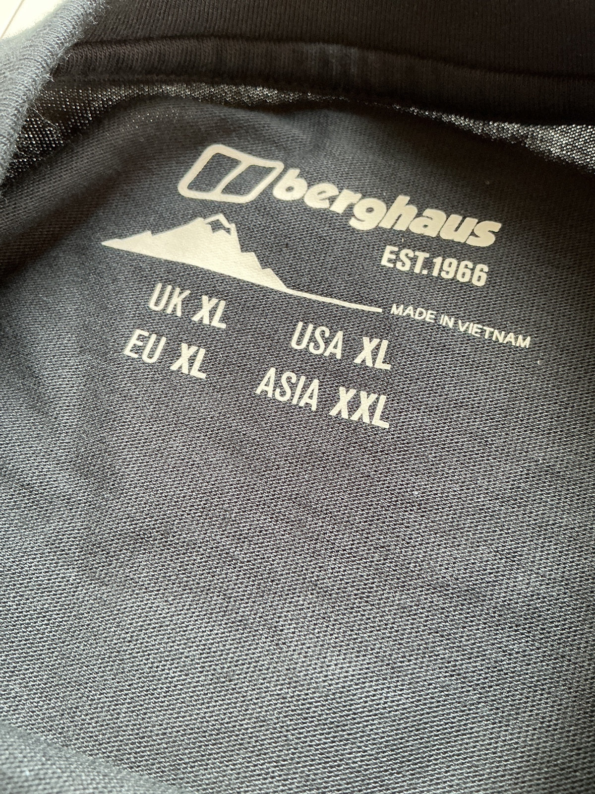 Berghaus Black Mini Silhouette T-Shirt Size XL Casual Outdoor Tee