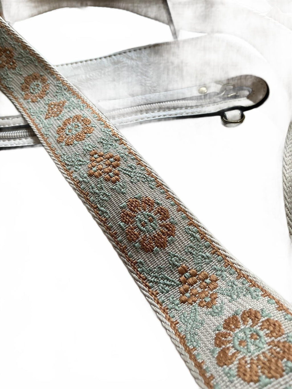 Pomelo Best Handbag for Women Cream Adjustable Strap Size One Size