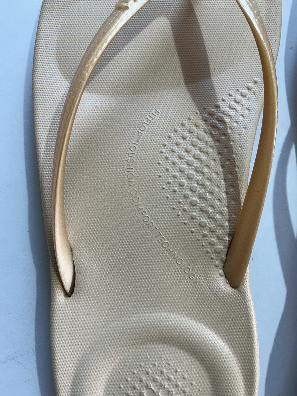 FitFlop Gold Iqushion Ergonomic Flip-Flops UK Size 4 Comfortable Sandals