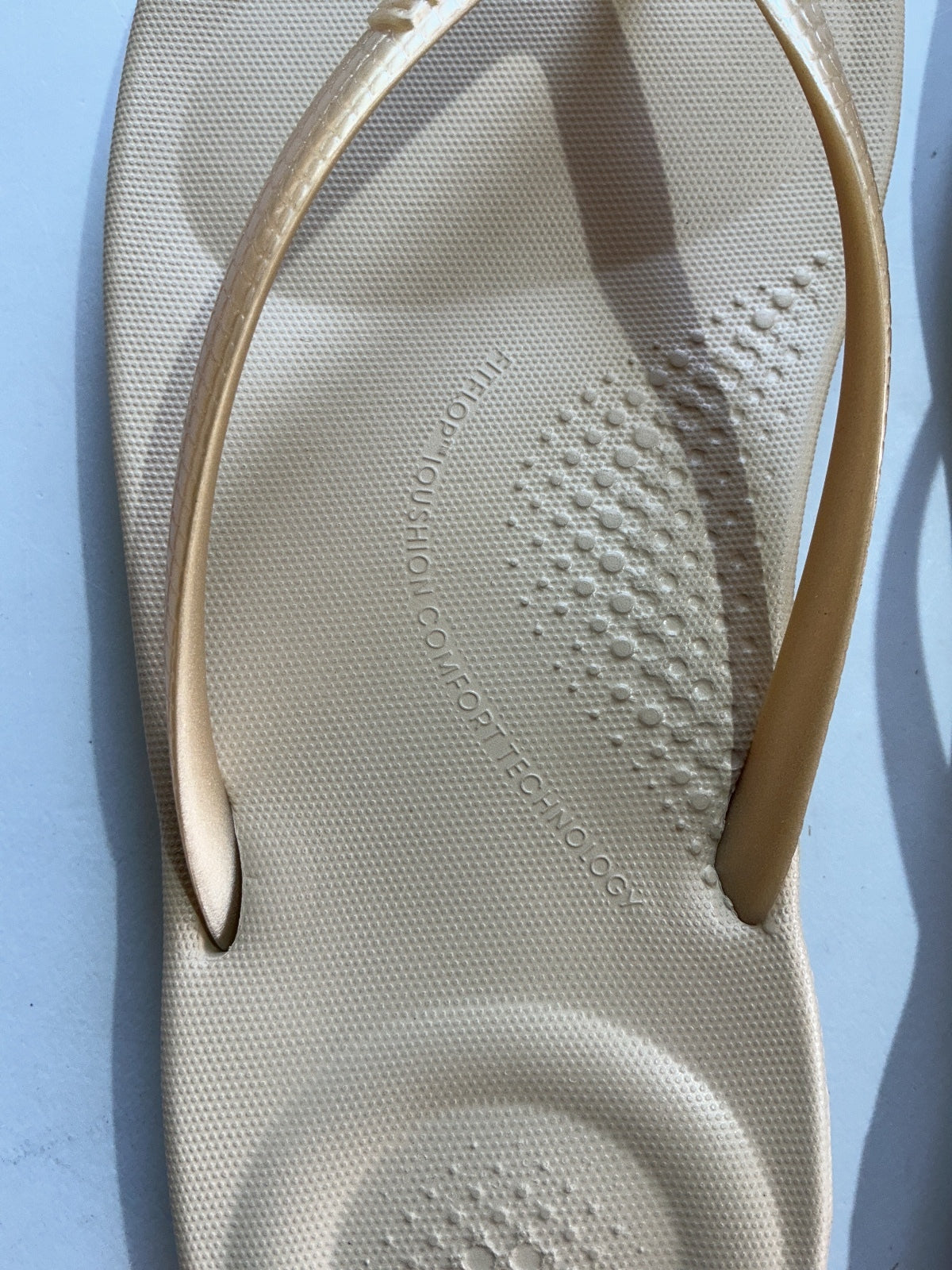 FitFlop Gold Iqushion Ergonomic Flip-Flops UK Size 4 Comfortable Sandals