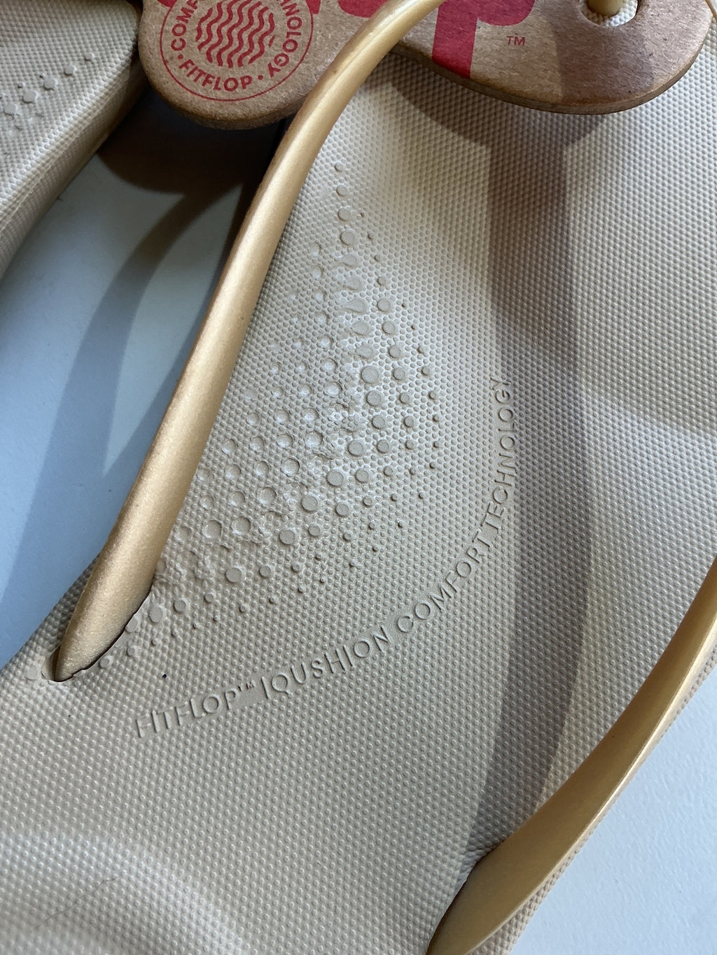 FitFlop Gold Flip Flop Sandals UK 5 Comfortable Contoured Footbed Summer