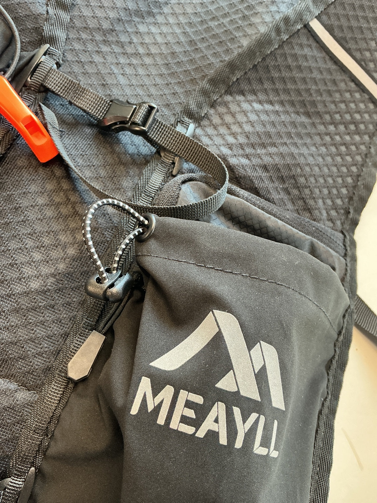 *NEW* Meayll Black Hydration Vest Backpack Running Hiking Size One Size