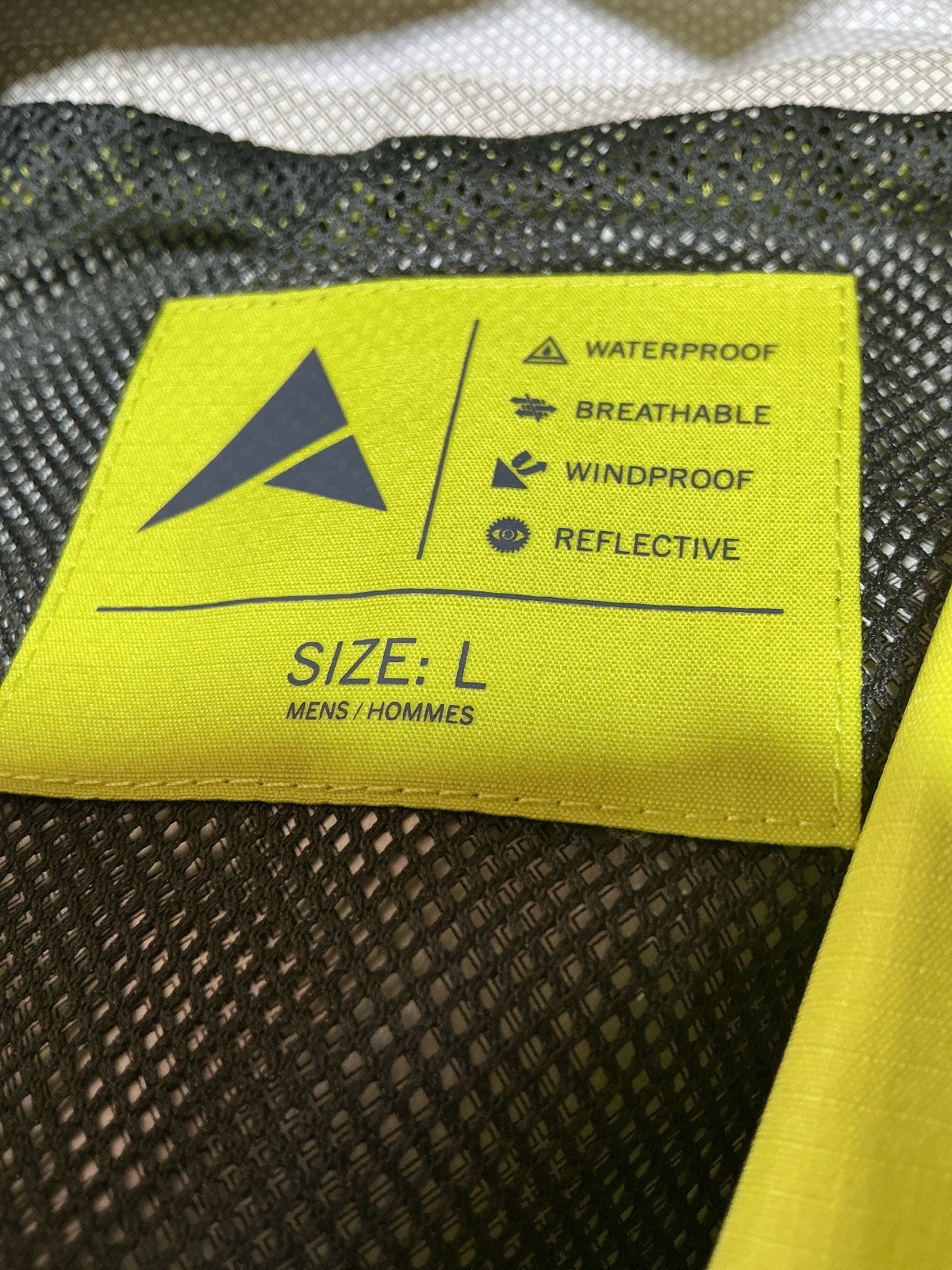 Altura Waterproof Breathable Windproof Reflective Jacket Size L Mens