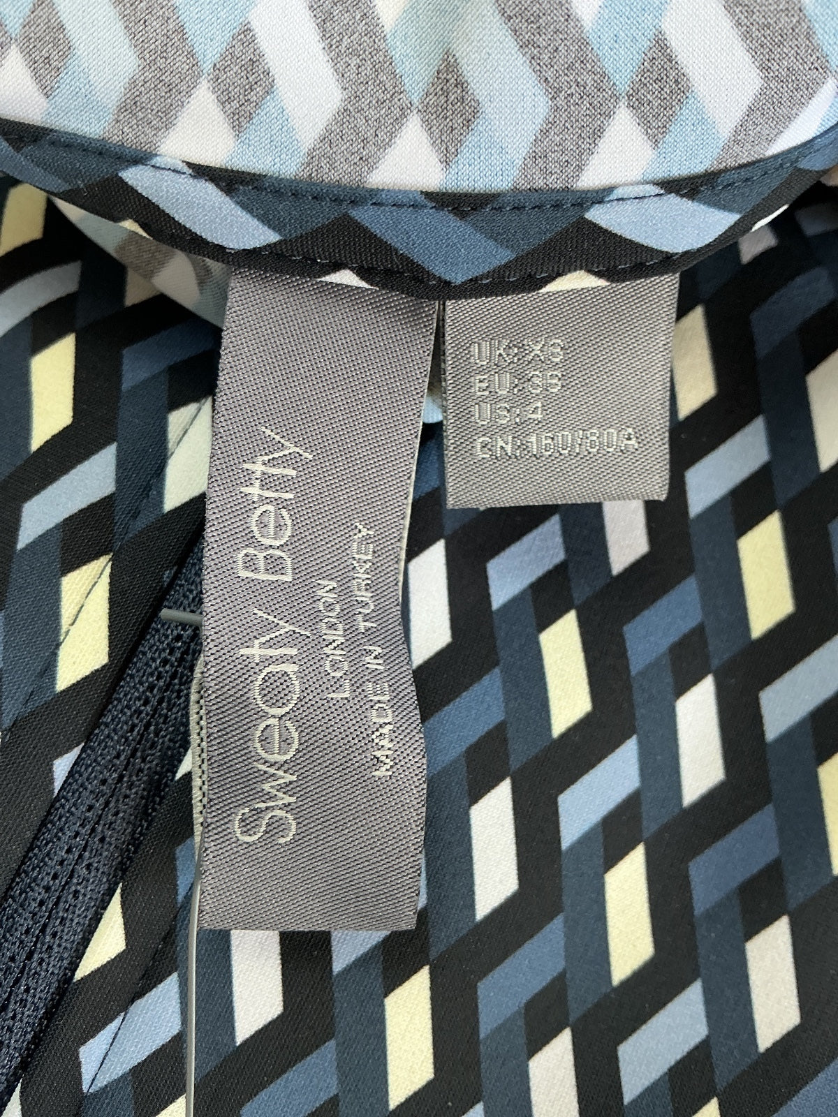 Sweaty Betty Explorer Cropped Zip Up Jacket Women XS Blue Linked Geo Print Ultra